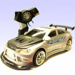 R/C�l�I���z�C�[���V���[�Y�@�g���^�A���e�b�c�A