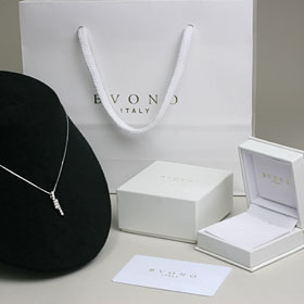 BVONO�@Diva�@�L���[�r�b�N�W���R�j�A�l�b�N���X�@LI2-1�@SV�F�t���i