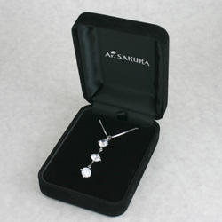 Ar,SAKURA 3.75ct�L���[�r�b�N�W���R�j�A �X���[�X�g�[�� �x�l�`�A�X���C�h���y���_���g SV925/PT