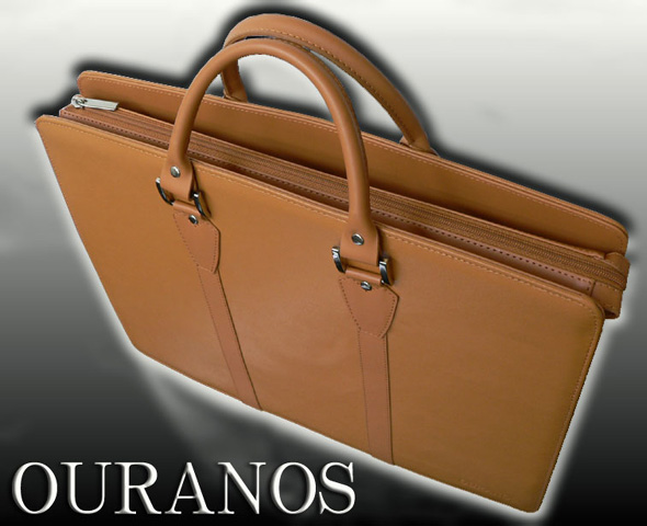 OURANOS クラッチバッグ